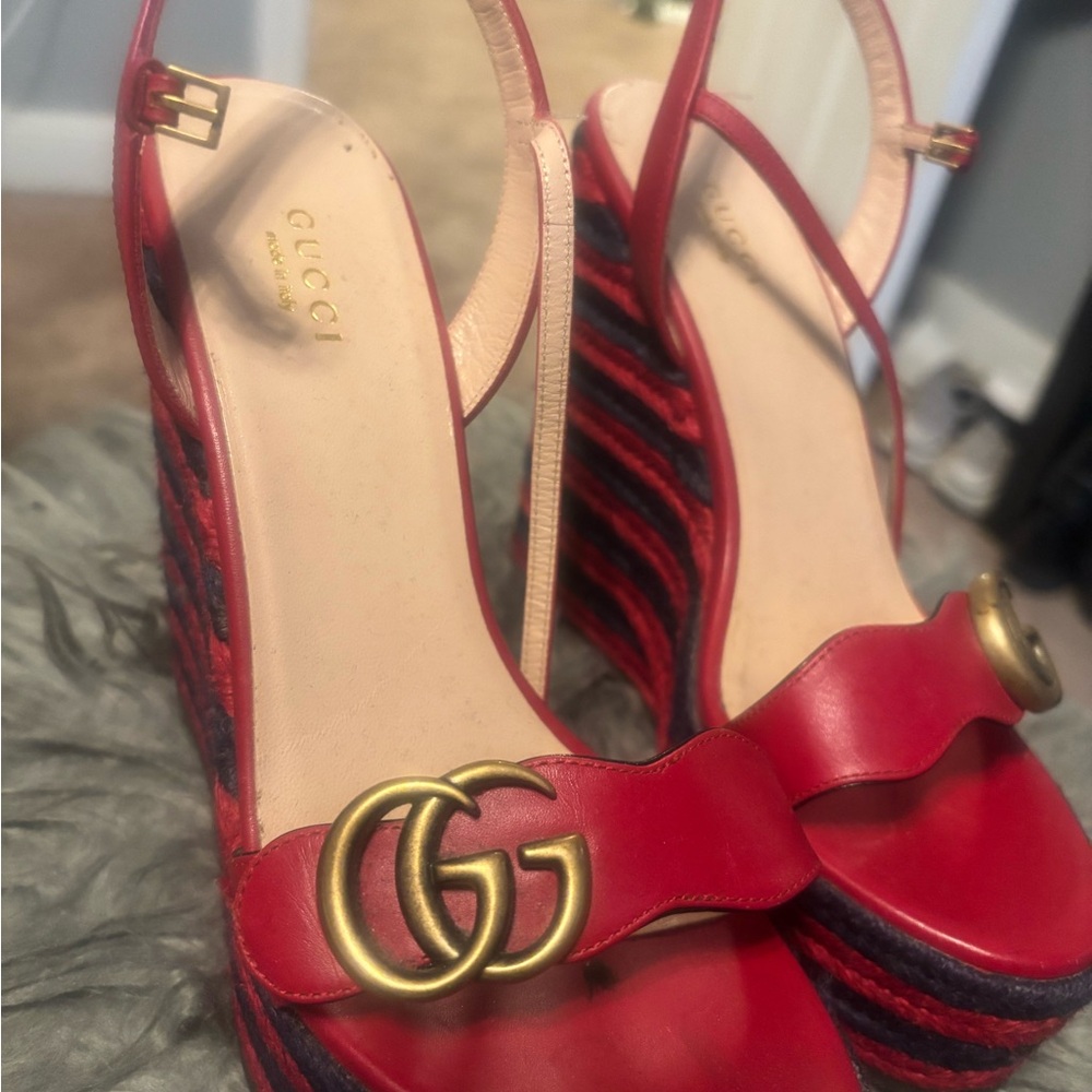 Red Gucci is wedges - Picture 3 of 5